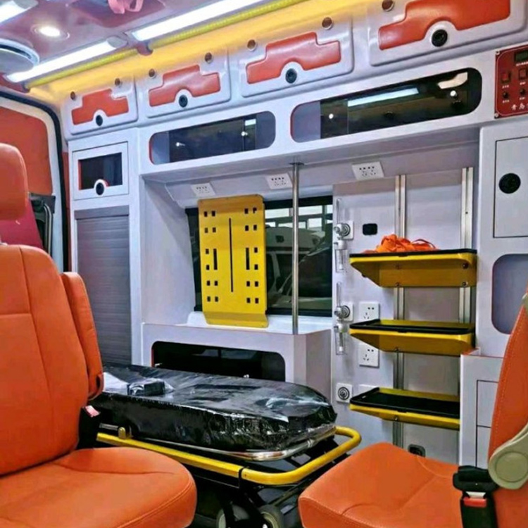 叶县长途救护车护送病人租赁价格